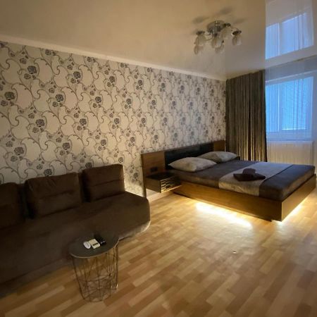 2 Комнатная Квартира, До 6 Спальных Мест Apartment Krivoy Rog Bagian luar foto